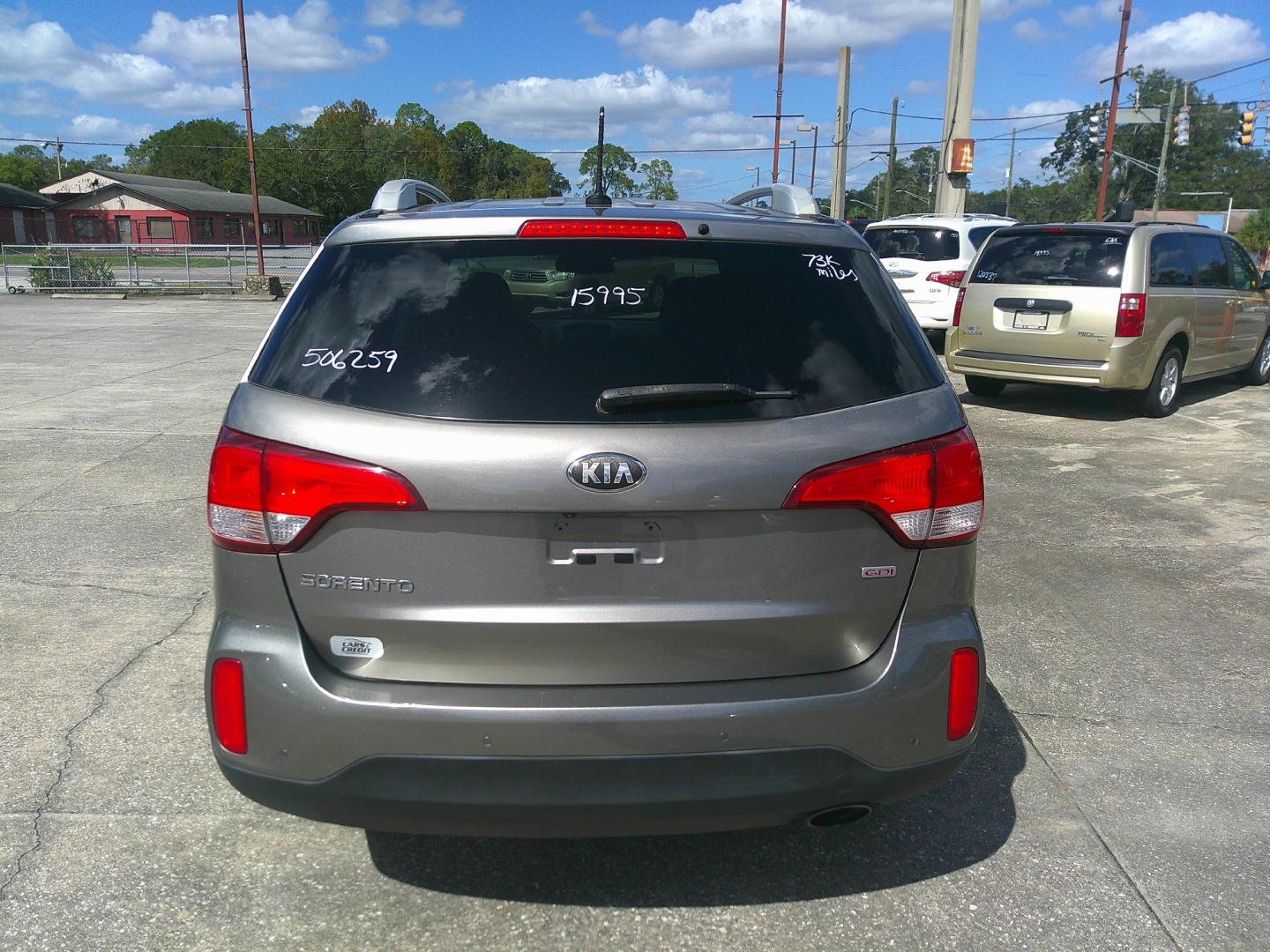 2014 GRAY KIA SORENTO LX (5XYKT3A68EG) , located at 1200 Cassat Avenue, Jacksonville, FL, 32205, (904) 695-1885, 30.302404, -81.731033 - Photo#5